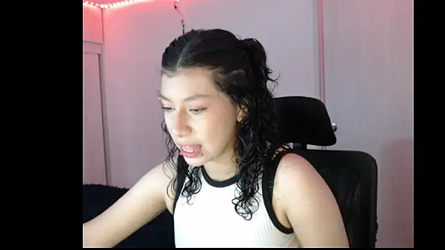 Snapshot of Ivonnybonn chatting on 27, 10, 2025 Ivonnybonn online show from 27, 10, 2025