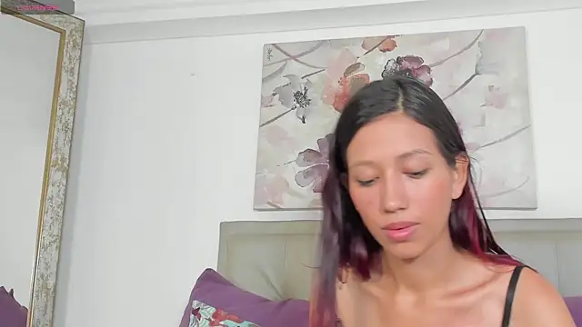 Snapshot of sofi_laane chatting on 8, 10, 2025 sofi laane online show from 8, 10, 2025