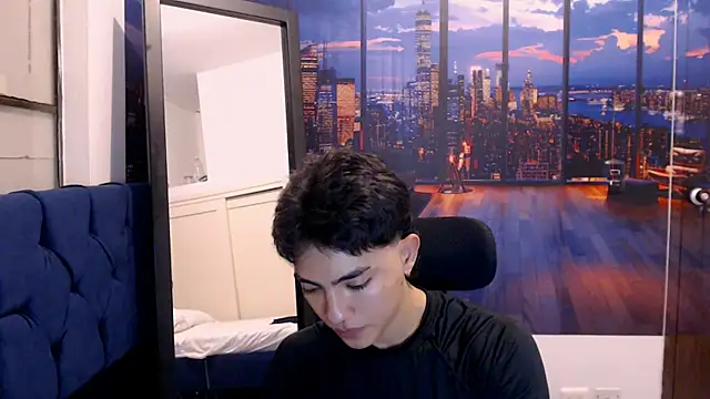 Snapshot of RomeoMillerr chatting on 6, 10, 2025 RomeoMillerr online show from 6, 10, 2025