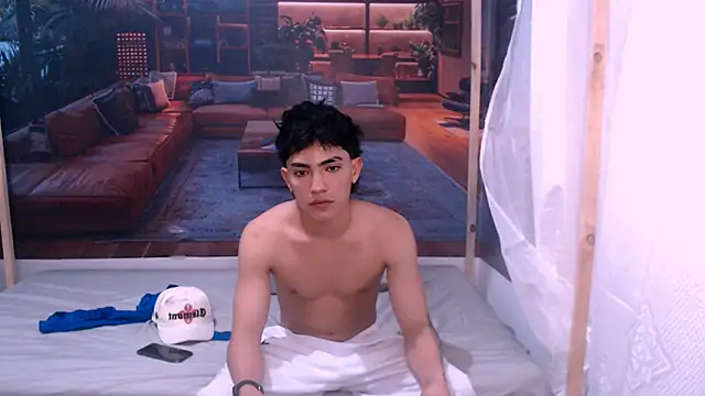 Snapshot of RomeoMillerr chatting on 8, 10, 2025 RomeoMillerr online show from 8, 10, 2025