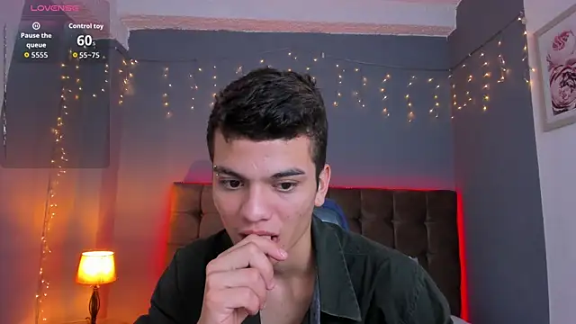 Snapshot of Enzo_Martinez18 chatting on 26, 9, 2025 Enzo Martinez18 online show from 26, 9, 2025