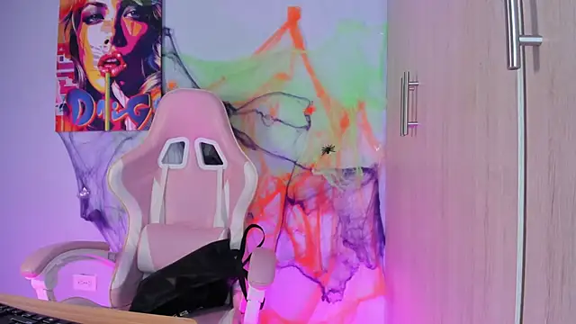 Snapshot of Athenea__fox chatting on 28, 10, 2025 Athenea fox online show from 28, 10, 2025