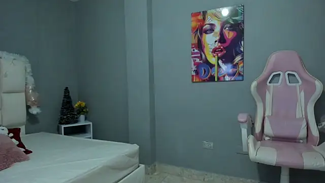 Athenea  fox online show from 19, 12, 2025