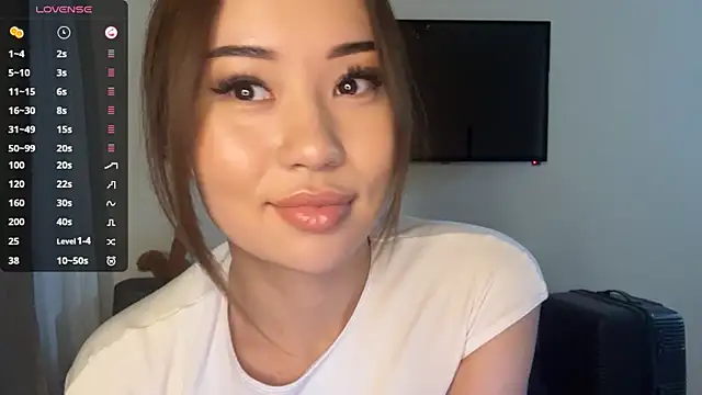 Ur neighbor Kira online show from 28, 5, 2026