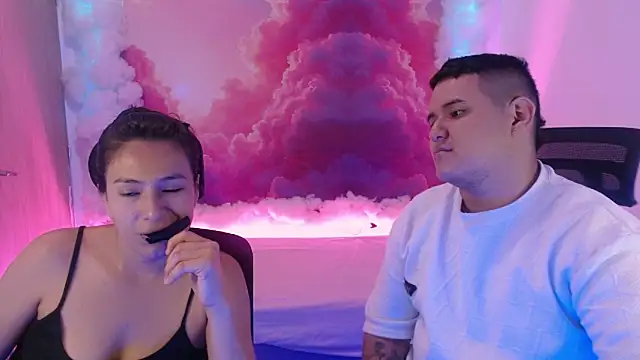 Charly and laura online show from 4, 11, 2025