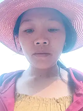 Snapshot of bree-zz chatting on 3, 3, 2026 bree-zz online show from 3, 3, 2026