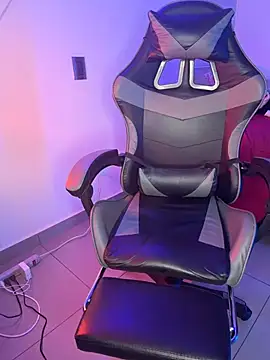 Snapshot of zamir333 chatting on 29, 3, 2026 zamir333 online show from 29, 3, 2026