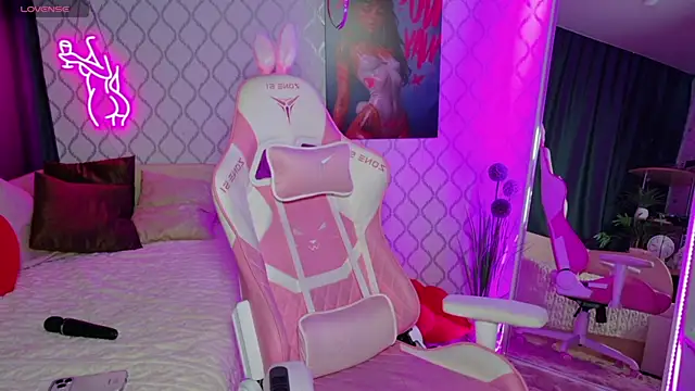Curious Lily online show from 27, 6, 2026