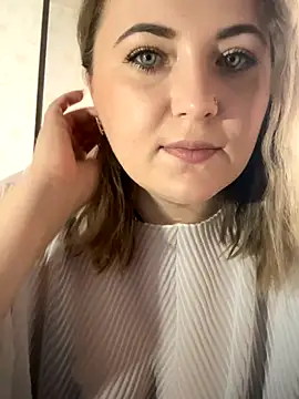 Snapshot of AliseShyness chatting on 11, 10, 2025 AliseShyness online show from 11, 10, 2025