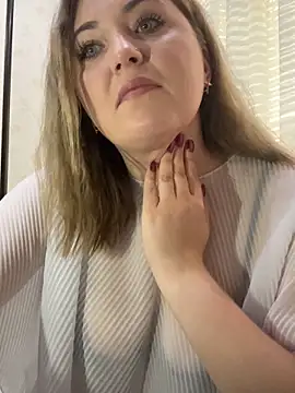 Snapshot of AliseShyness chatting on 15, 10, 2025 AliseShyness online show from 15, 10, 2025