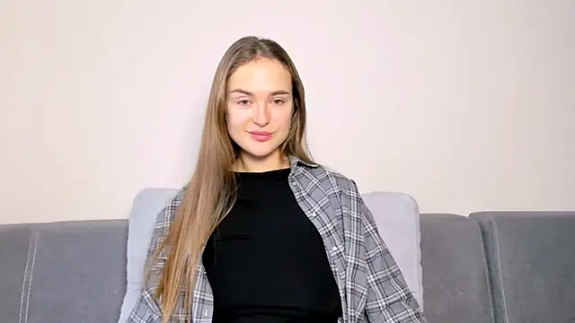 Snapshot of LilMary_ chatting on 18, 12, 2025 LilMary online show from 18, 12, 2025