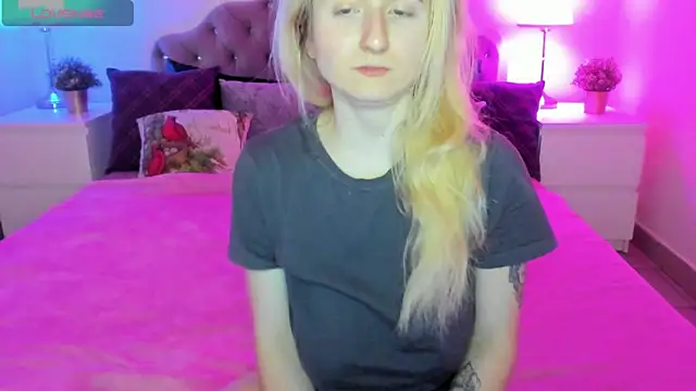 Snapshot of CamillaDreamer chatting on 10, 1, 2026 CamillaDreamer online show from 10, 1, 2026