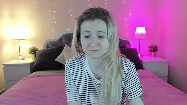 Snapshot of CamillaDreamer chatting on 3, 2, 2026 CamillaDreamer online show from 3, 2, 2026