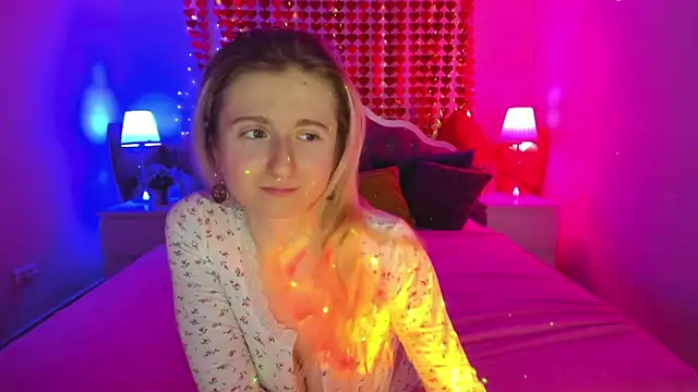 Snapshot of CamillaDreamer chatting on 19, 2, 2026 CamillaDreamer online show from 19, 2, 2026