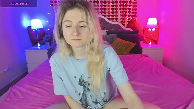 Snapshot of CamillaDreamer chatting on 22, 2, 2026 CamillaDreamer online show from 22, 2, 2026