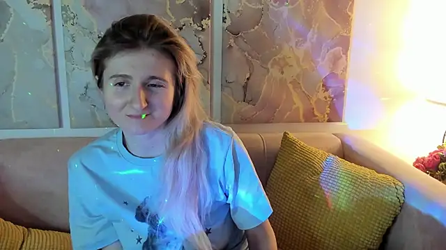 Snapshot of CamillaDreamer chatting on 5, 3, 2026 CamillaDreamer online show from 5, 3, 2026