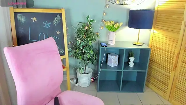 Snapshot of CamillaDreamer chatting on 8, 3, 2026 CamillaDreamer online show from 8, 3, 2026