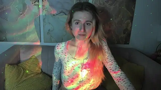 Snapshot of CamillaDreamer chatting on 15, 3, 2026 CamillaDreamer online show from 15, 3, 2026