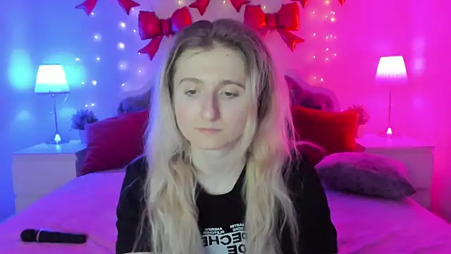 Snapshot of CamillaDreamer chatting on 23, 3, 2026 CamillaDreamer online show from 23, 3, 2026