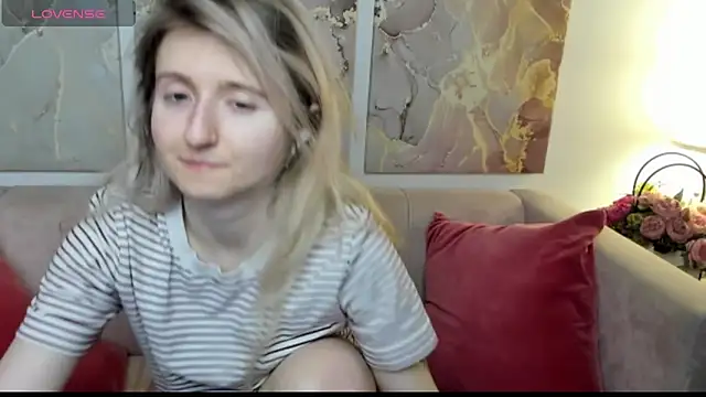 Snapshot of CamillaDreamer chatting on 29, 3, 2026 CamillaDreamer online show from 29, 3, 2026