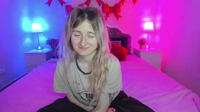 Snapshot of CamillaDreamer chatting on 1, 4, 2026 CamillaDreamer online show from 1, 4, 2026