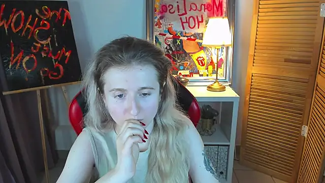 Snapshot of CamillaDreamer chatting on 6, 4, 2026 CamillaDreamer online show from 6, 4, 2026