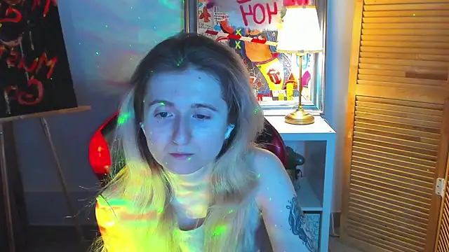 Snapshot of CamillaDreamer chatting on 7, 4, 2026 CamillaDreamer online show from 7, 4, 2026