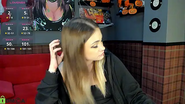 Snapshot of KarinaBroks chatting on 30, 10, 2025 KarinaBroks online show from 30, 10, 2025