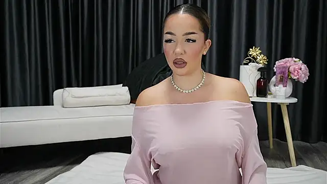 Snapshot of xJuliaax chatting on 12, 10, 2025 xJuliaax online show from 12, 10, 2025