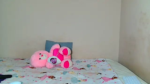 Snapshot of SlimSexxy21 chatting on 17, 11, 2025 SlimSexxy21 online show from 17, 11, 2025