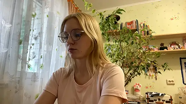 xX Looola Xx online show from 10, 10, 2025