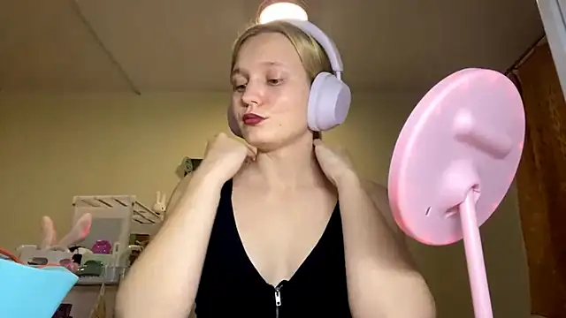 xX Looola Xx online show from 18, 10, 2025