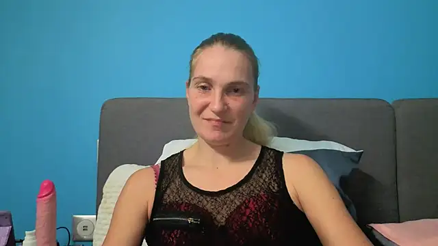 Snapshot of linterditehot chatting on 21, 10, 2025 linterditehot online show from 21, 10, 2025