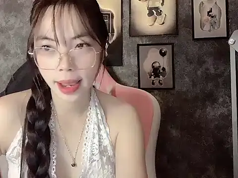 Snapshot of Ellie039 chatting on 17, 10, 2025 Ellie039 online show from 17, 10, 2025