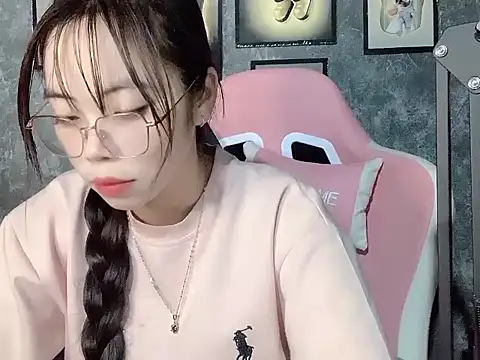 Snapshot of Ellie039 chatting on 17, 10, 2025 Ellie039 online show from 17, 10, 2025