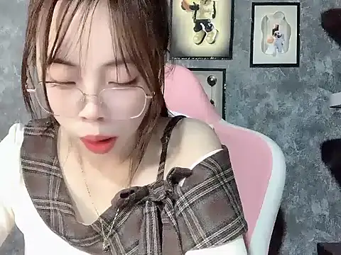 Snapshot of Ellie039 chatting on 21, 10, 2025 Ellie039 online show from 21, 10, 2025