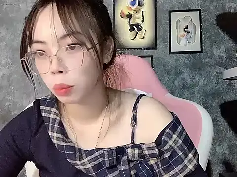 Snapshot of Ellie039 chatting on 22, 10, 2025 Ellie039 online show from 22, 10, 2025