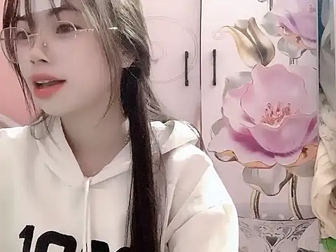 Snapshot of Ellie039 chatting on 3, 11, 2025 Ellie039 online show from 3, 11, 2025