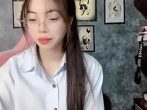 Snapshot of Ellie039 chatting on 4, 11, 2025 Ellie039 online show from 4, 11, 2025