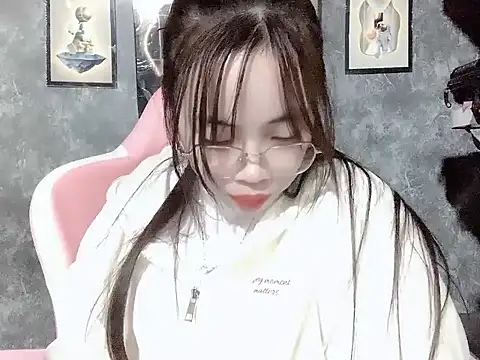 Snapshot of Ellie039 chatting on 5, 11, 2025 Ellie039 online show from 5, 11, 2025