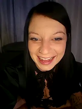 Snapshot of MieziMinz chatting on 10, 10, 2025 MieziMinz online show from 10, 10, 2025