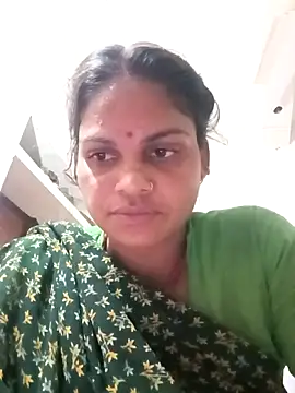 Snapshot of SHMA-77 chatting on 3, 11, 2025 SHMA-77 online show from 3, 11, 2025