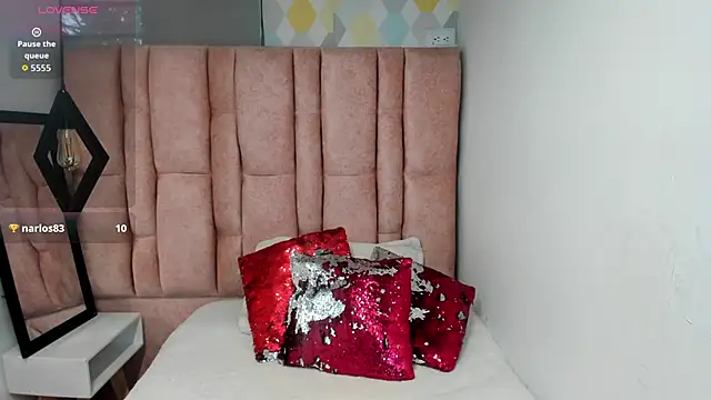 Issa Milf   online show from 28, 3, 2026