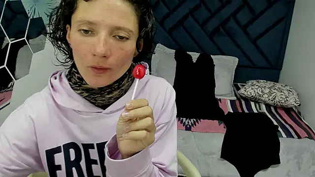 Valery More   online show from 25, 10, 2025