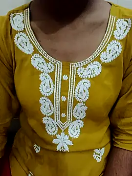 Snapshot of Meenu_rani6 chatting on 17, 10, 2025 Meenu rani6 online show from 17, 10, 2025