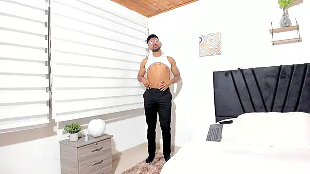 Taylormaccurdy  online show from 1, 10, 2025