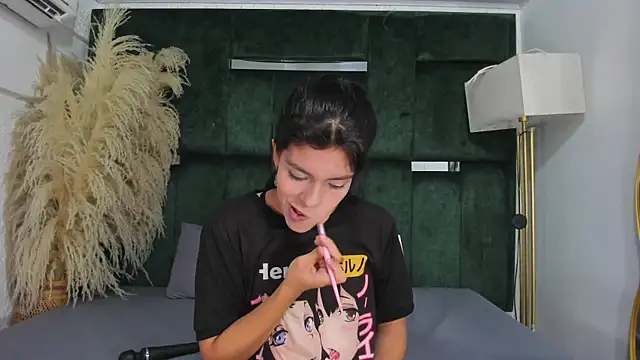 Snapshot of Misaki_Kai chatting on 14, 11, 2025 Misaki Kai online show from 14, 11, 2025