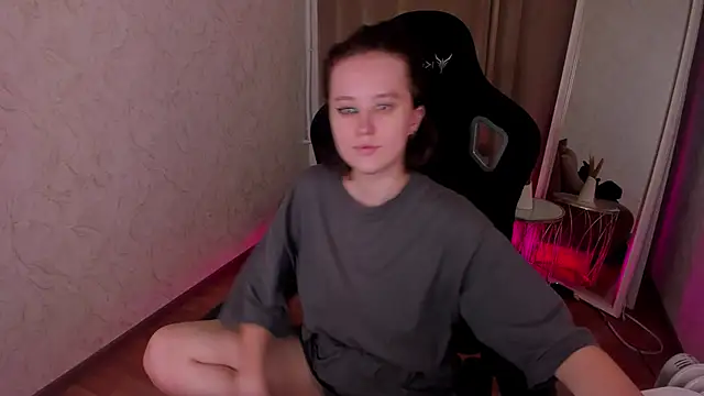 Violet Ferguson online show from 7, 11, 2025