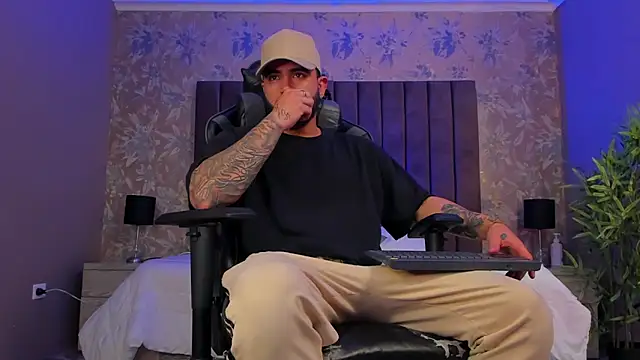 Snapshot of Dante_Dimarco chatting on 25, 10, 2025 Dante Dimarco online show from 25, 10, 2025