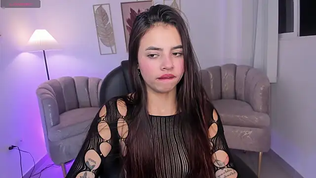 Snapshot of zharaa_fox chatting on 6, 1, 2026 zharaa fox online show from 6, 1, 2026